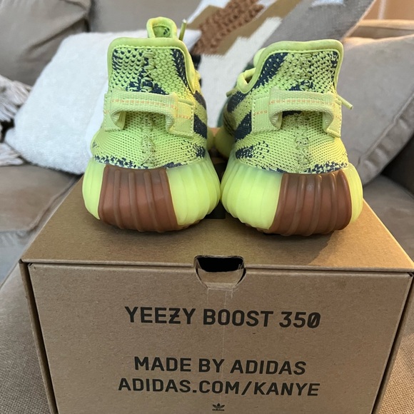 mens yeezy boost 350 V2 ‘semi-frozen yellow’ shoe - Picture 7 of 9
